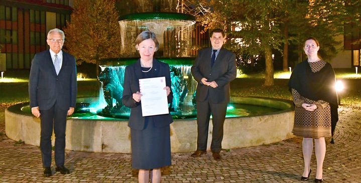 Wir gratulieren unserer Schatzmeisterin Ingrid Bickmann zur Verleihung des Ehrenbriefes desLandes Hessen